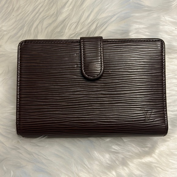 Louis Vuitton Handbags - Authentic Louis Vuitton Vernis brown wallet